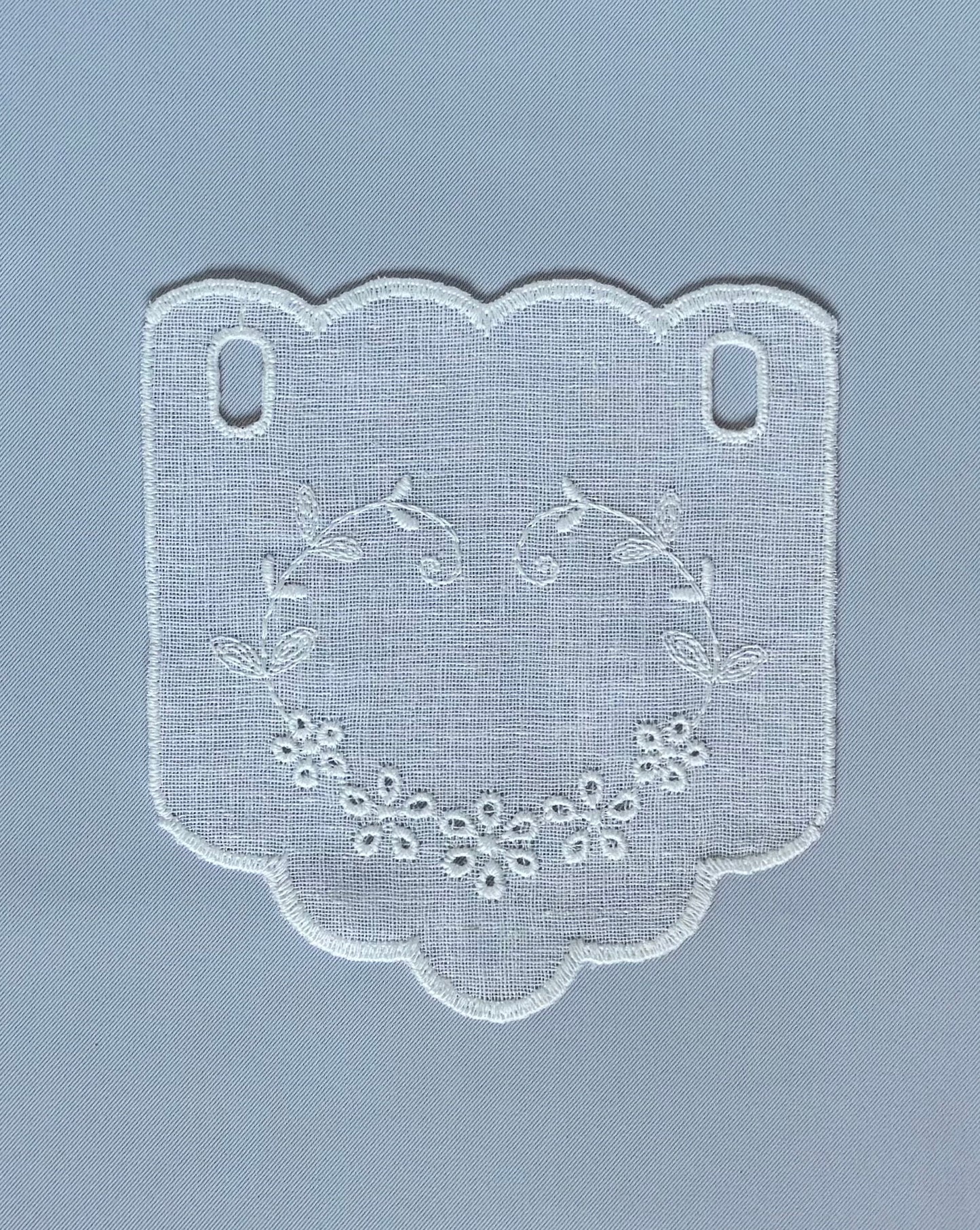 Mantovana cuore Ricamato bianco